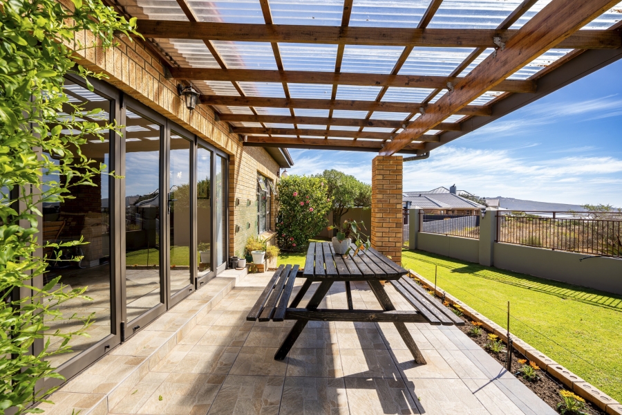 4 Bedroom Property for Sale in Myburgh Park Western Cape